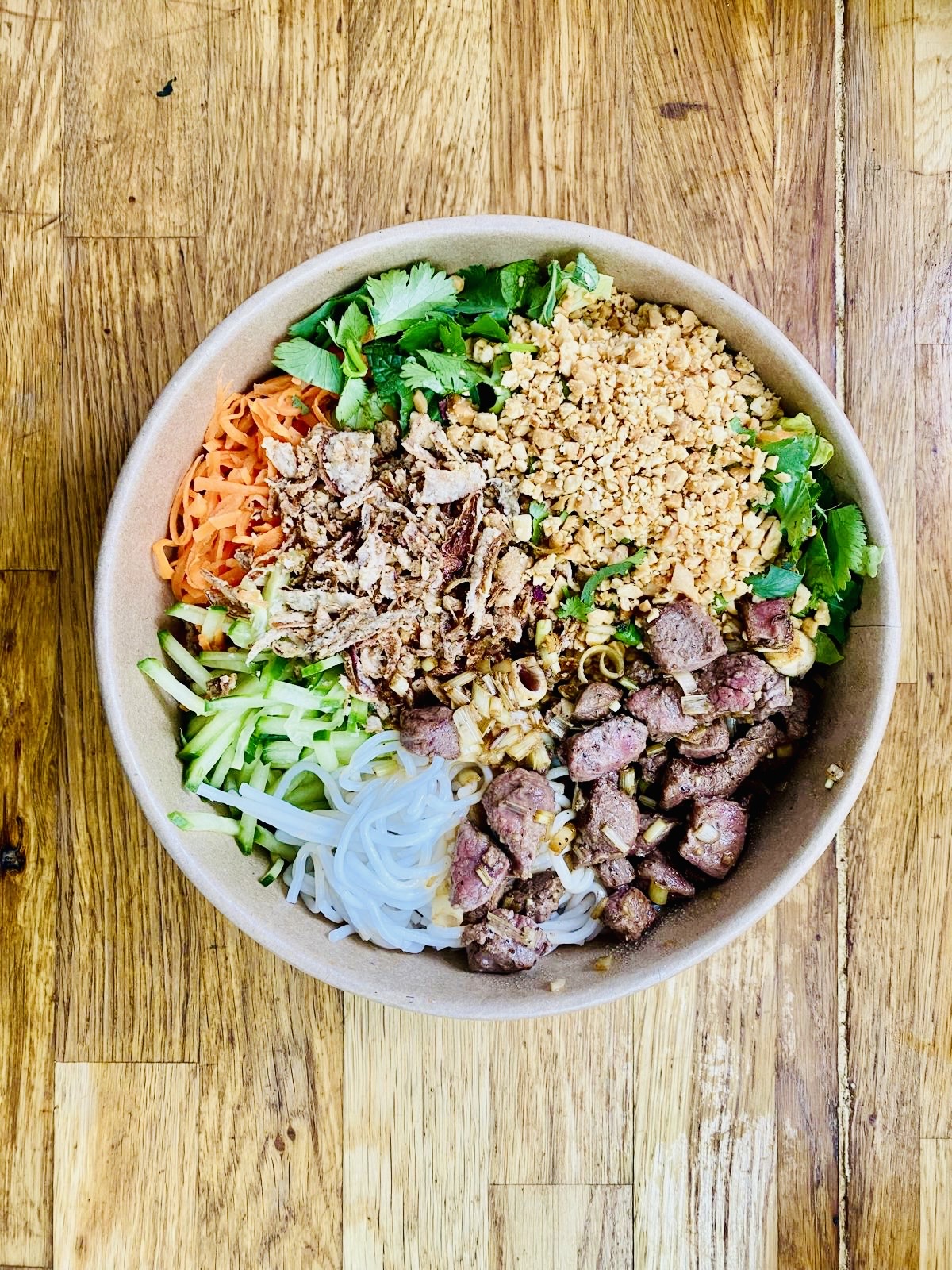 Cuisine maison food truck vietnamien Les Pieds dans le Plat