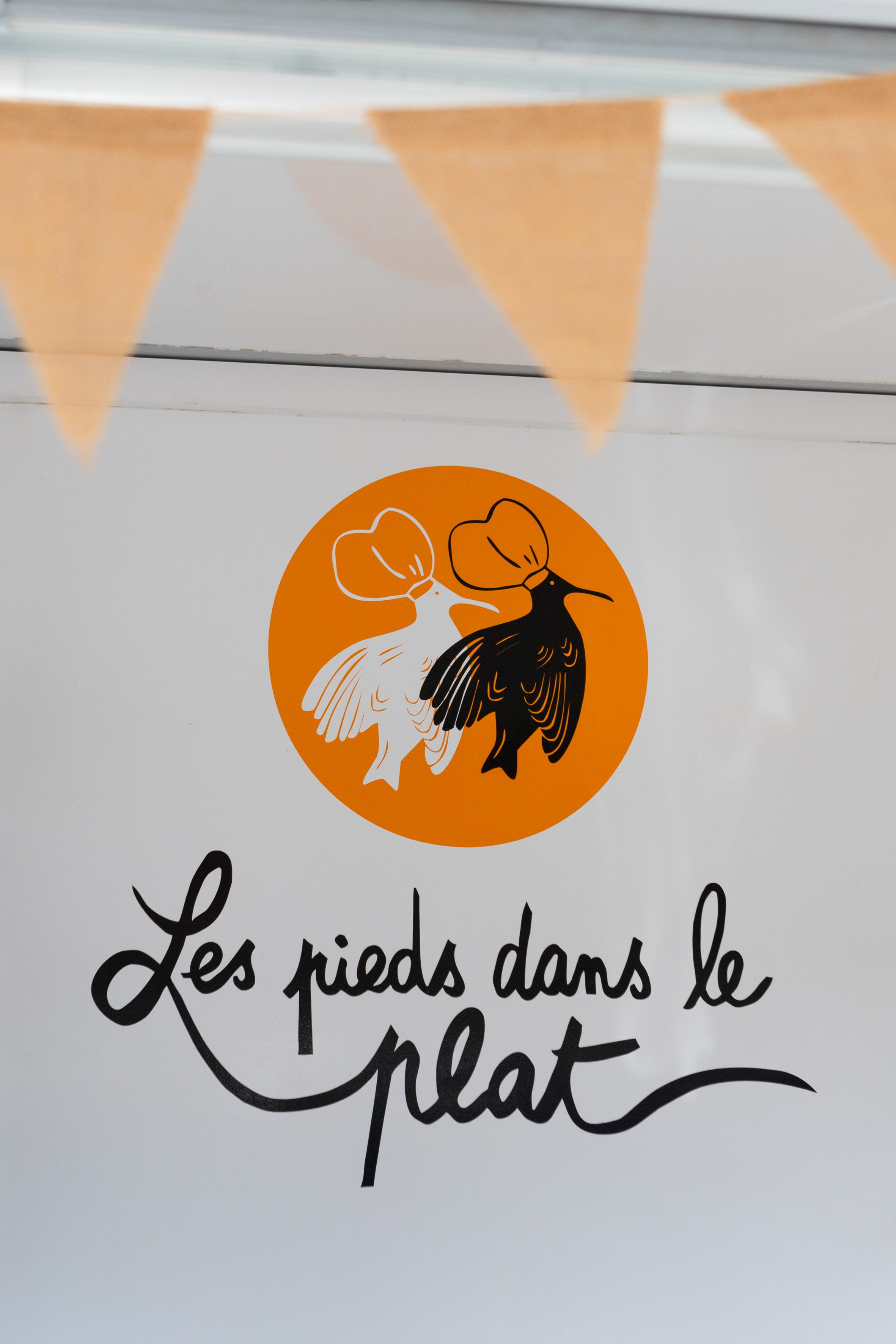 Célia et Alexandra Les Pieds dans le Plat food truck bo bun Grenoble